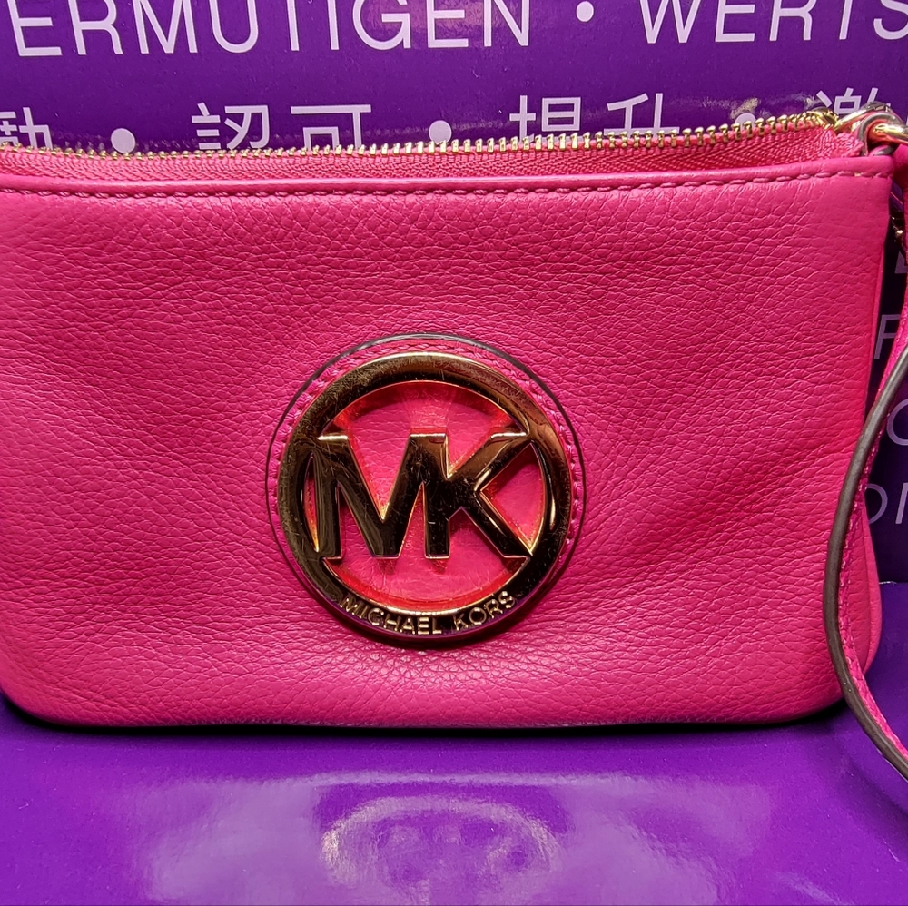 Michael Kors Wristlet- Pink- Large- Nice!